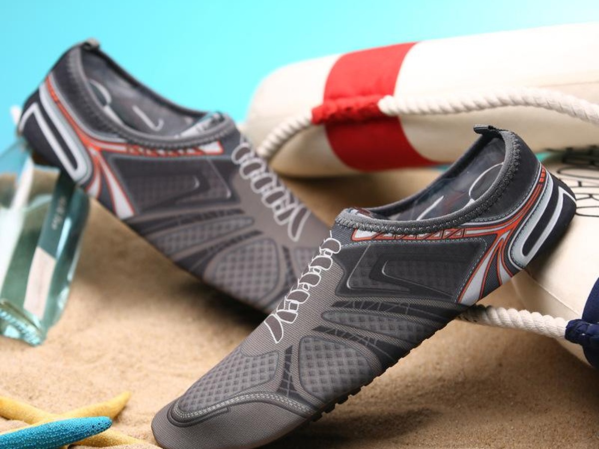 Aqua shoes and water shoes